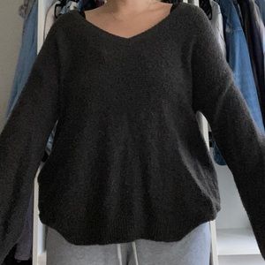 American Eagle V neck Sweater